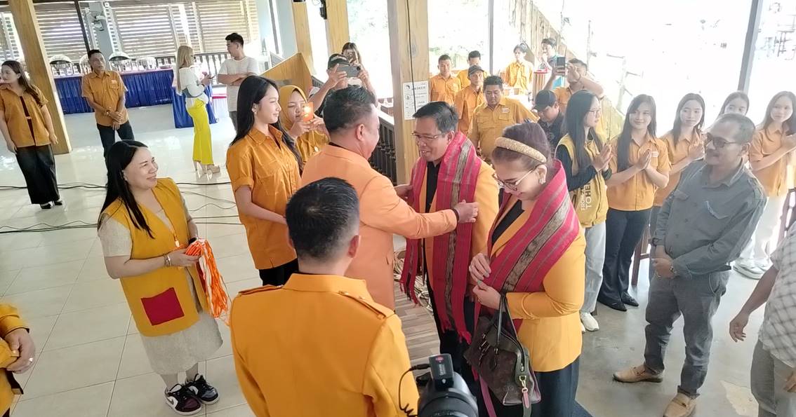 Ket Foto: H. Aula menerima dukungan penuh untuk kembali memimpin DPC Hanura Kutai Barat periode 2025–2030 dalam Muscab IV, Jumat (13/2/2026).