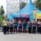 Keterangan Foto:
Kapolda Kalimantan Tengah Irjen Pol. Iwan Kurniawan, S.I.K., M.Si. saat melakukan pengecekan kesiapan personel dan pos pengamanan dalam rangka Operasi Ketupat Telabang 2026 di Muara Teweh, Kabupaten Barito Utara, Senin (23/3/2026). (Dok. Henryanus/Trackperistiwa.com)