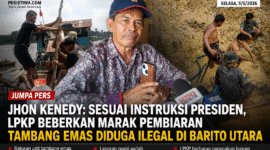 Keterangan Foto:
Jhon Kenedy saat menyampaikan keterangan kepada awak media dalam jumpa pers terkait dugaan pembiaran tambang emas ilegal di Muara Teweh, Barito Utara, Selasa (5/5/2026).