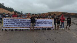 Keterangan Foto: Aksi damai Kelompok Tani Jagalaang di area tambang PT Tepian Indah Sukses (TIS), Kecamatan Bentian Besar, Kutai Barat, Jumat (15/5/2026). Massa menuntut kepastian hukum dan realisasi kompensasi pasca putusan pengadilan. (Dok. Trackperistiwa.com, 15 Mei 2026)