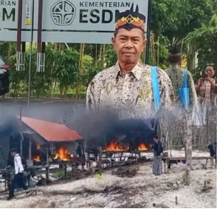 Keterangan Foto : Jhon Kenedy angkat bicara terkait dugaan pembakaran pondok kerja milik warga penambang emas saat razia PETI di wilayah Barito Utara. {Dok. Trackperistiwa.com/Henryanus Achiang.)