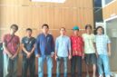 Keterangan Foto: Hison bersama John Kenedi memberikan keterangan kepada awak media terkait dugaan persoalan pembebasan lahan oleh PT Nusa Persada Resources (NPR) di Desa Karendan, Kecamatan Lahei, Barito Utara. (Dok. Henryanus Achiang/Trackperistiwa.com)