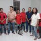 Keterangan Foto:
Ketua Umum GPD Alur Barito, Hison, didampingi sejumlah pengurus dan Dewan Pengawas organisasi saat menyampaikan kritik terhadap pembangunan dan kinerja Pemerintah Kabupaten Barito Utara dalam Musyawarah Mufakat Khusus GPD Alur Barito di Kelurahan Jingah, Minggu (25/5/2026). (Dok. Henryanus Achiang/Trackperistiwa.com)