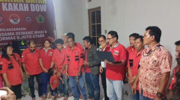 Keterangan Foto:
Pembacaan keputusan pemberhentian Ketua Ormas DPC Kecamatan Lahei oleh Dewan Pengurus Pusat GPD-Alur Barito dalam rapat evaluasi internal organisasi di Sekretariat GPD-Alur Barito, Muara Teweh, Kabupaten Barito Utara. (Dok. Hry/Trackperistiwa.com)