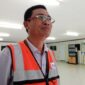 Foto: Administration Mine Manager PT Trubaindo Coal Mining (TCM), Hirung, memberikan keterangan terkait tuntutan keluarga Kincan usai aksi damai yang digelar massa Tariu Borneo Bangkule Rajakng (TBBR) di area operasional perusahaan, Kabupaten Kutai Barat, Sabtu (20/6/2026). Foto: Eventius/TrackPeristiwa.com