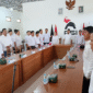 Keterangan Foto: Ketua DPD PSI Kutai Barat, Gilbert Singo Yudha, memberikan arahan kepada jajaran pengurus PSI Kutai Barat dalam kegiatan konsolidasi organisasi, Sabtu (11/7/2026).

Foto:Trackperistiwa.com/Melky Malis