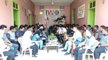 Foto: Musyawarah Daerah Ikatan Wartawan Online (IWO) Kabupaten Barito Utara berlangsung di Sekretariat IWO, Muara Teweh, Senin (6/7/2026). Agenda utama kegiatan adalah pemilihan kepengurusan baru yang menetapkan Hison sebagai Ketua IWO Barito Utara periode 2026–2031. (Foto: Henry A/Trackperistiwa.com)