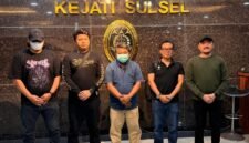Keterangan Foto: MA (48), DPO Kejaksaan Tinggi Kalimantan Timur dalam perkara dugaan tindak pidana korupsi pembangunan perpanjangan landasan pacu Bandara Melalan, Kabupaten Kutai Barat, diamankan tim gabungan di wilayah Walenrang Utara, Kabupaten Luwu, Sulawesi Selatan, Senin (31/8/2026). (Sumber Foto: Dok. Tim Intelijen Kejaksaan Agung RI/Satgas SIRI bersama Tim Tabur Kejati Sulsel, Kejari Luwu dan Kejari Palopo)