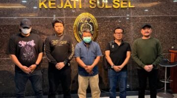 Keterangan Foto: MA (48), DPO Kejaksaan Tinggi Kalimantan Timur dalam perkara dugaan tindak pidana korupsi pembangunan perpanjangan landasan pacu Bandara Melalan, Kabupaten Kutai Barat, diamankan tim gabungan di wilayah Walenrang Utara, Kabupaten Luwu, Sulawesi Selatan, Senin (31/8/2026). (Sumber Foto: Dok. Tim Intelijen Kejaksaan Agung RI/Satgas SIRI bersama Tim Tabur Kejati Sulsel, Kejari Luwu dan Kejari Palopo)